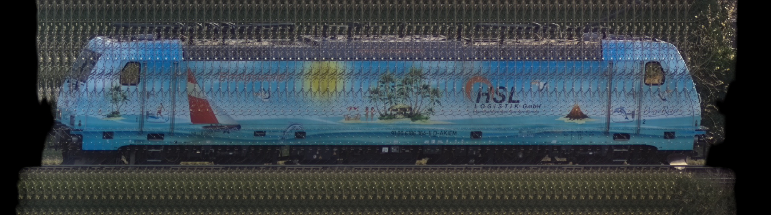 There should be a train photo here :'(