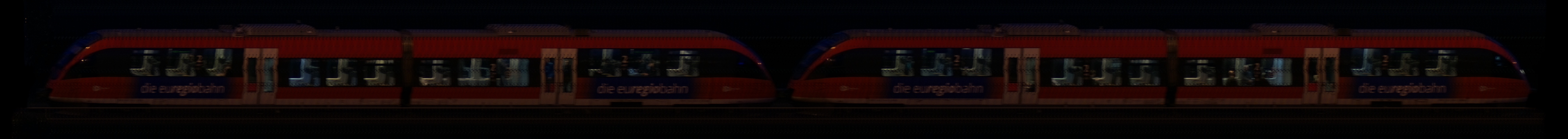 There should be a train photo here :'(