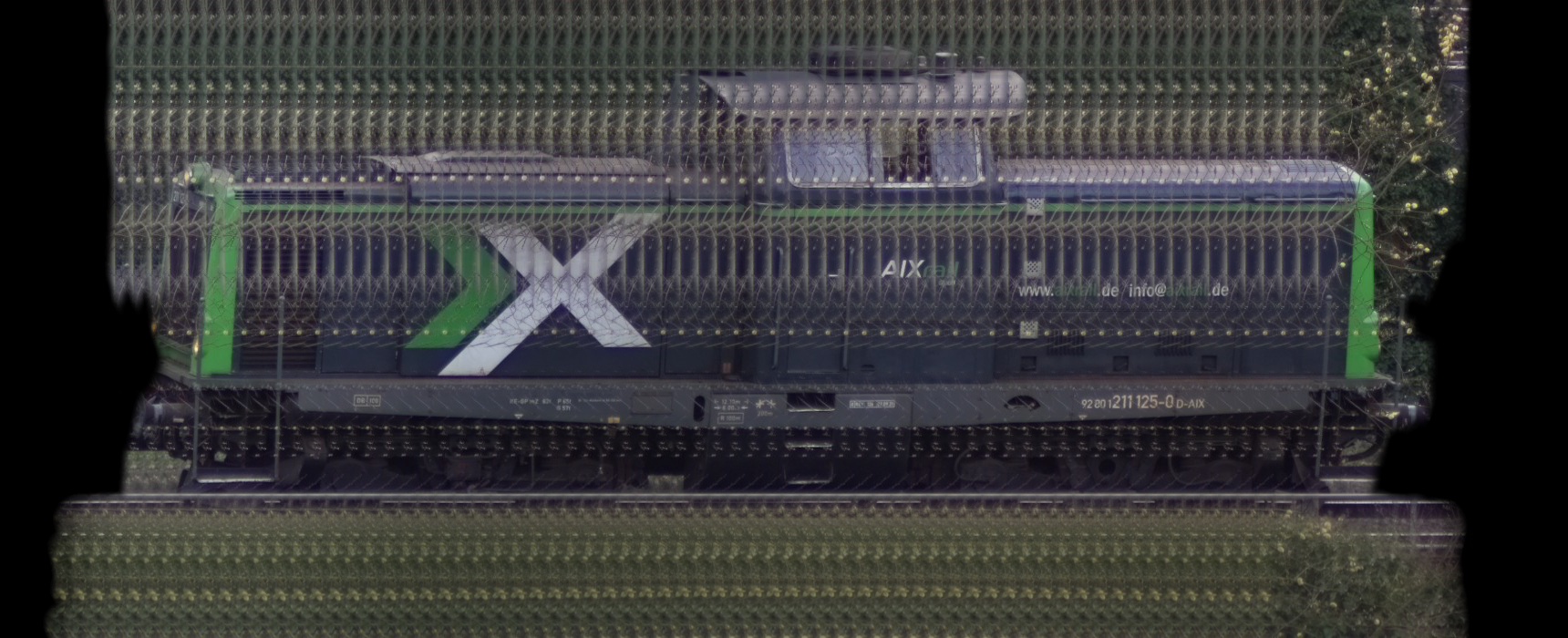 There should be a train photo here :'(