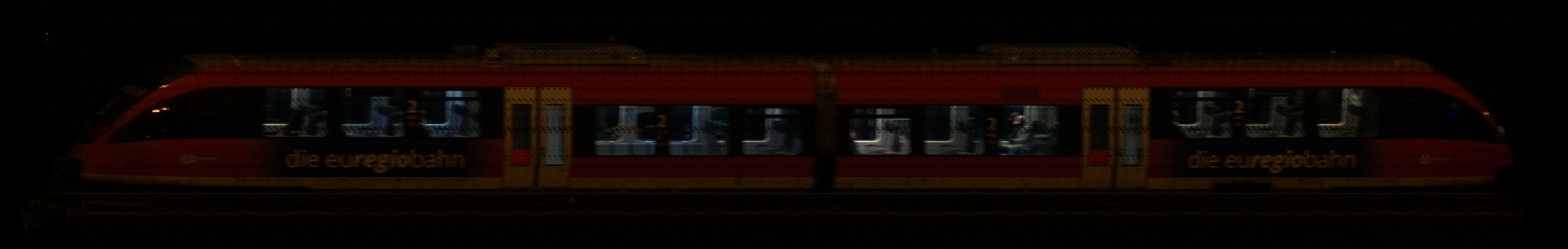 There should be a train photo here :'(