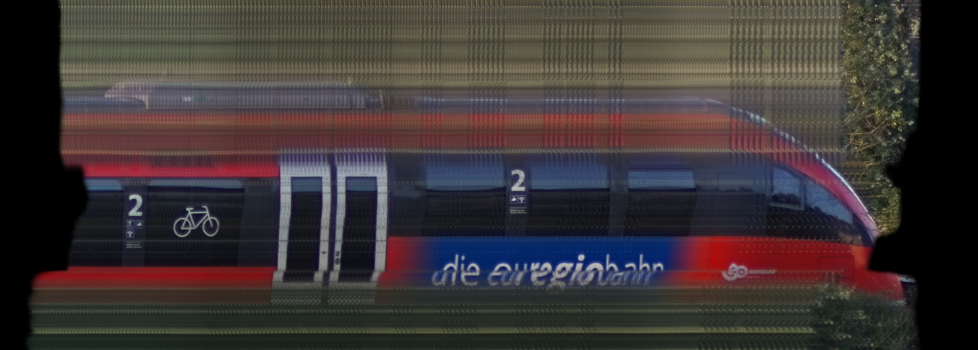 There should be a train photo here :'(