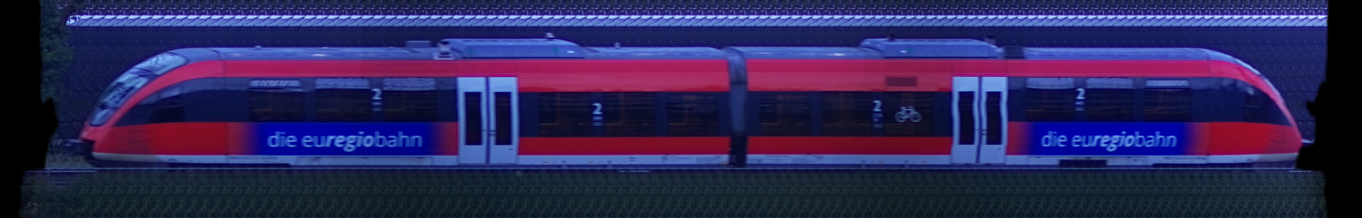 There should be a train photo here :'(