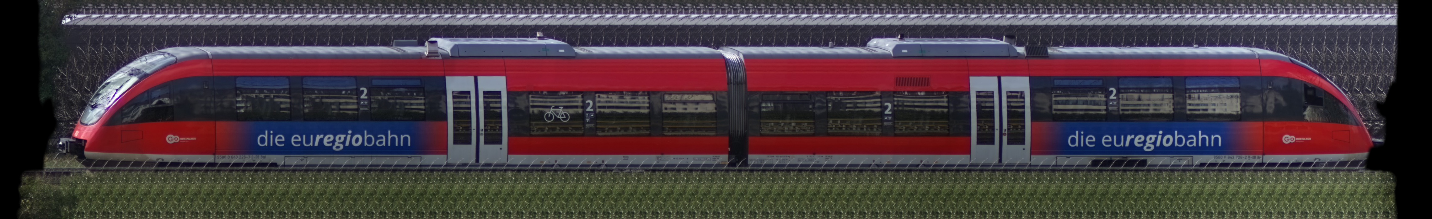 There should be a train photo here :'(