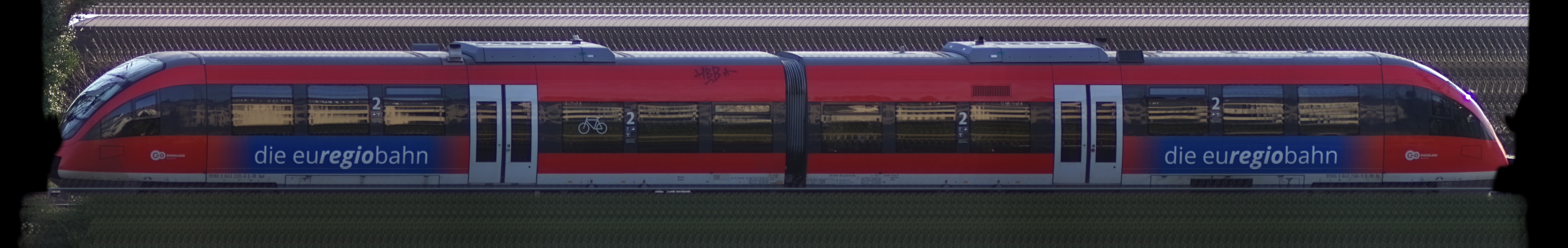 There should be a train photo here :'(