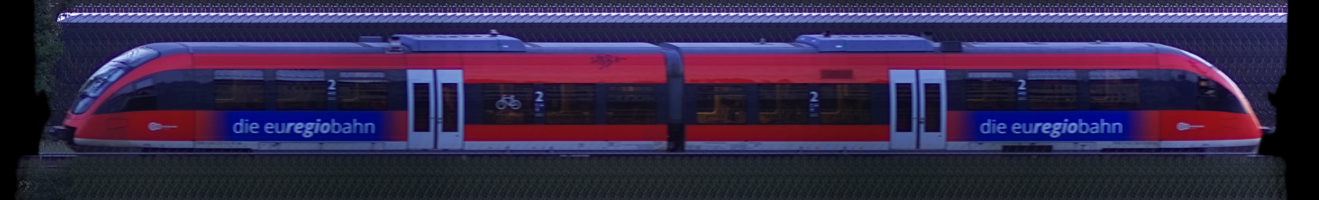 There should be a train photo here :'(