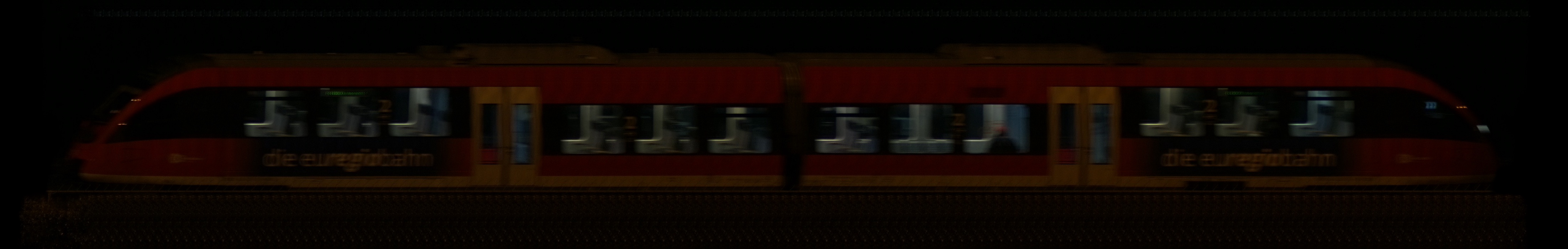 There should be a train photo here :'(