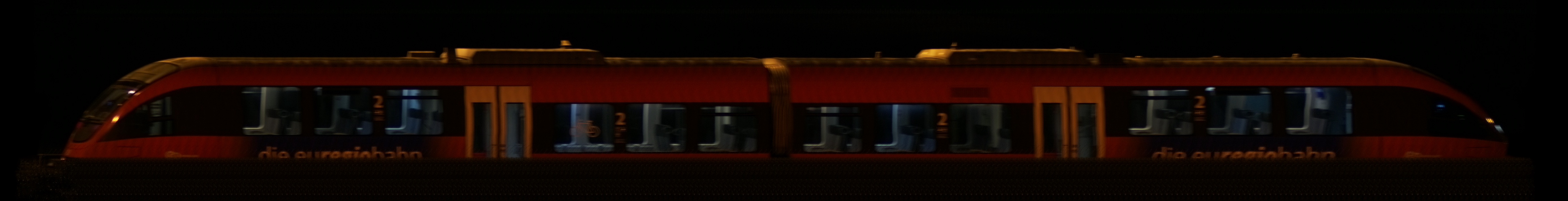 There should be a train photo here :'(