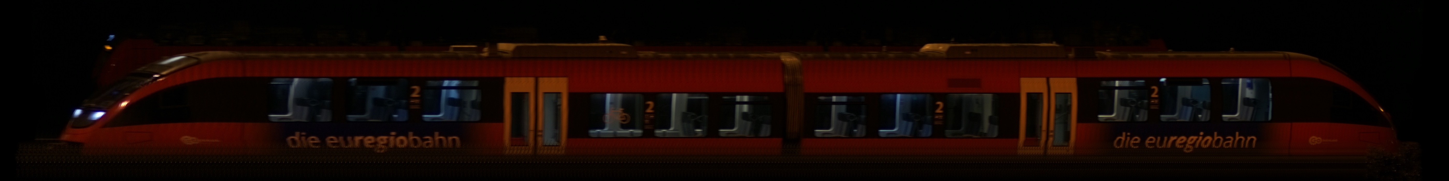 There should be a train photo here :'(