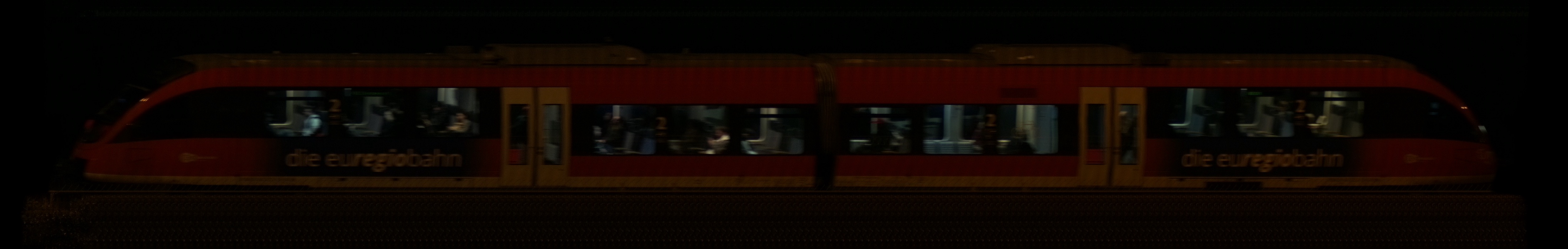 There should be a train photo here :'(