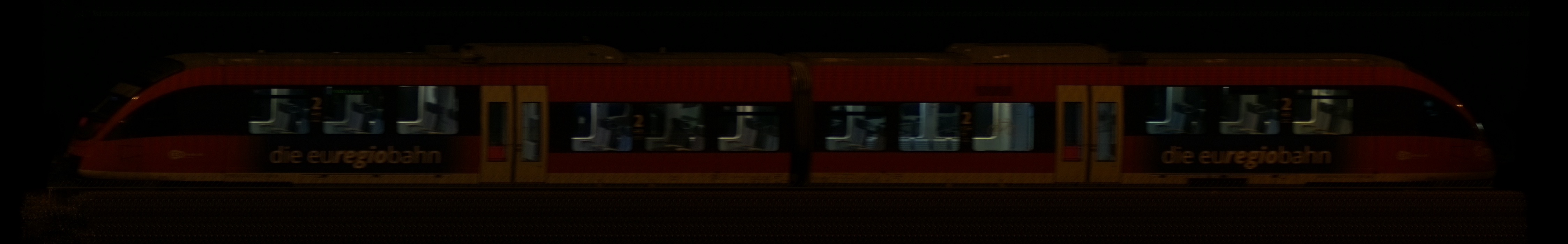 There should be a train photo here :'(