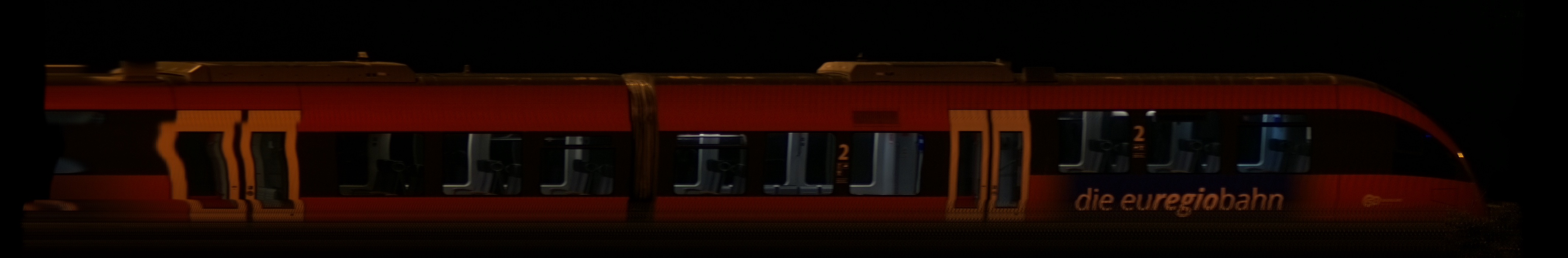 There should be a train photo here :'(