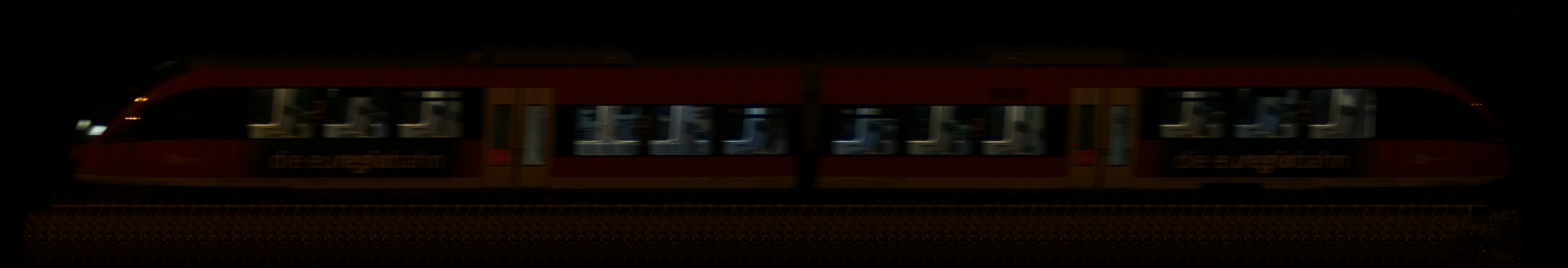 There should be a train photo here :'(