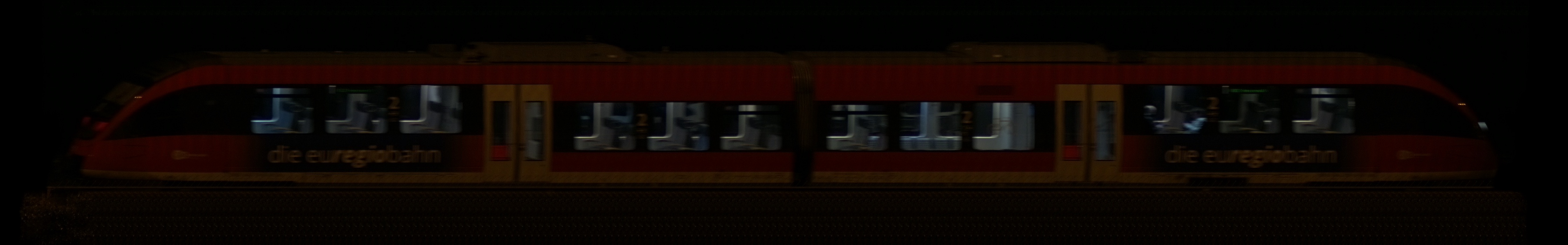 There should be a train photo here :'(