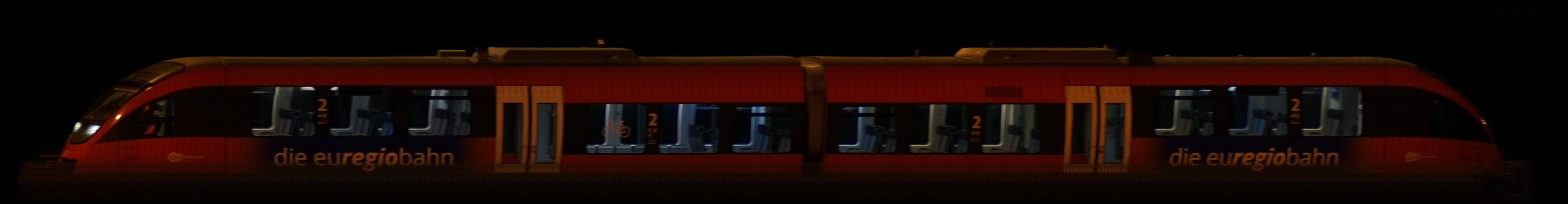 There should be a train photo here :'(