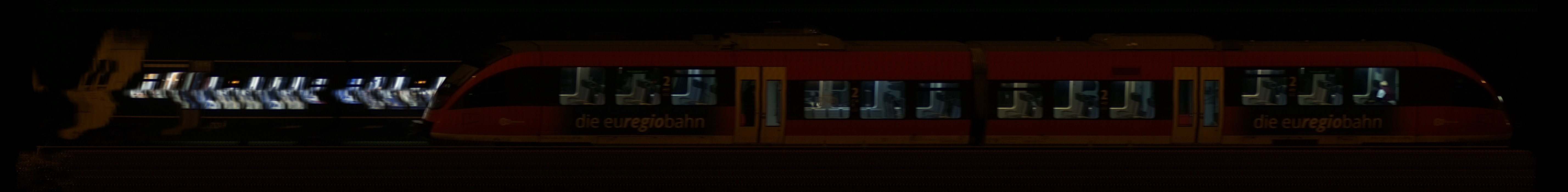 There should be a train photo here :'(