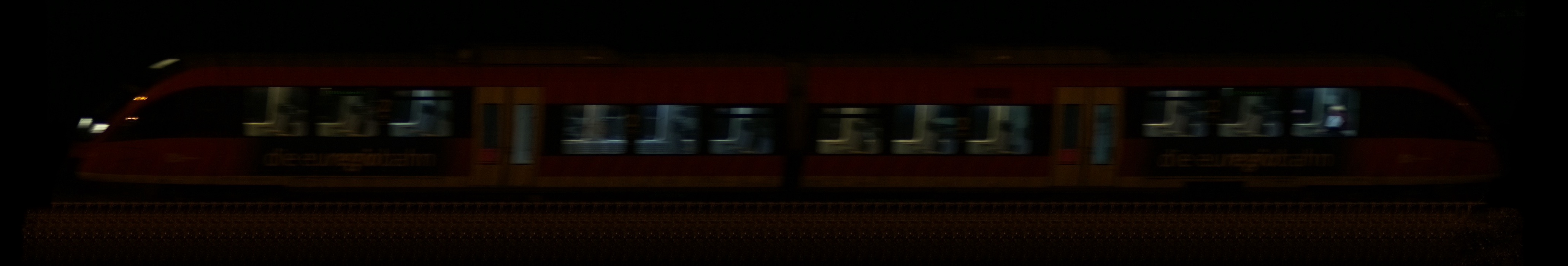 There should be a train photo here :'(