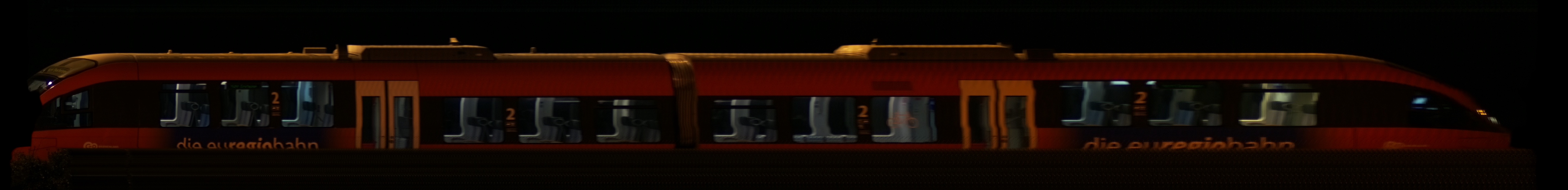 There should be a train photo here :'(