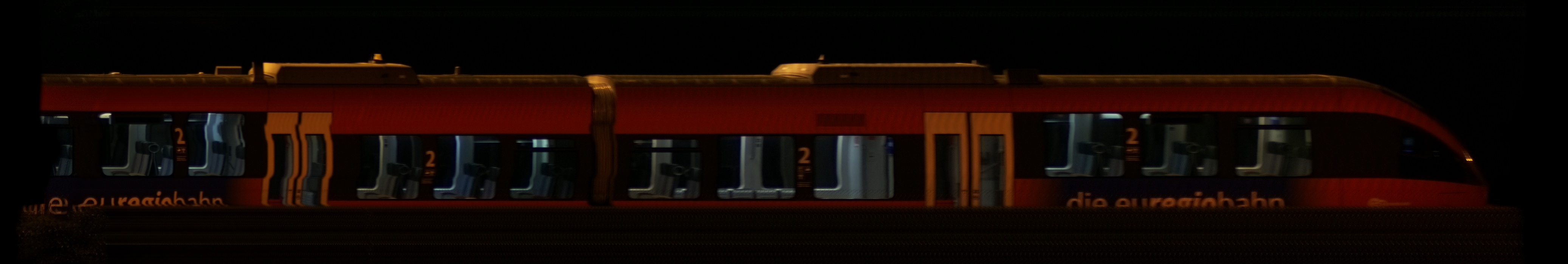 There should be a train photo here :'(