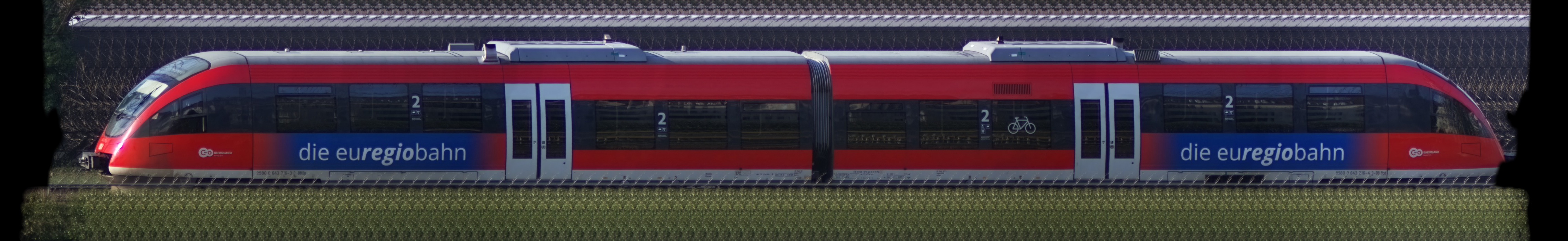 There should be a train photo here :'(