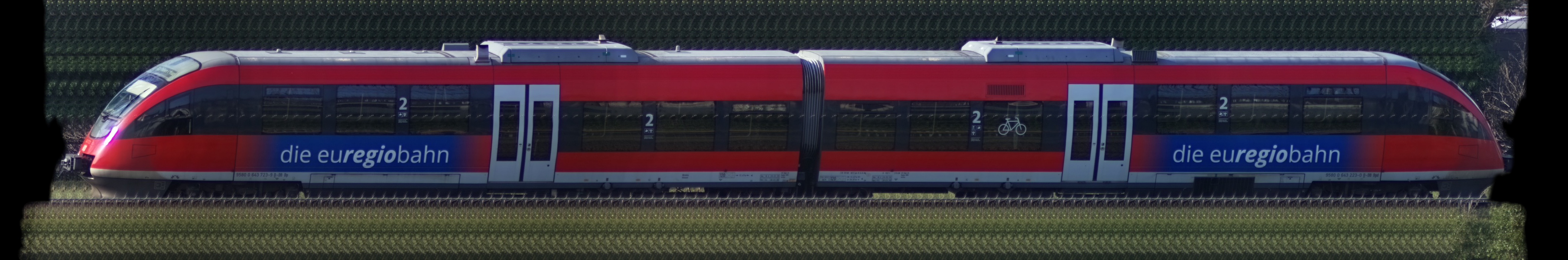 There should be a train photo here :'(