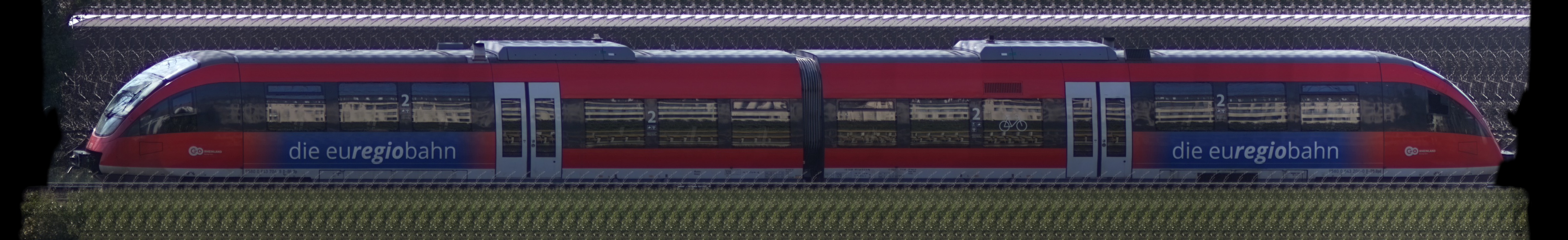 There should be a train photo here :'(