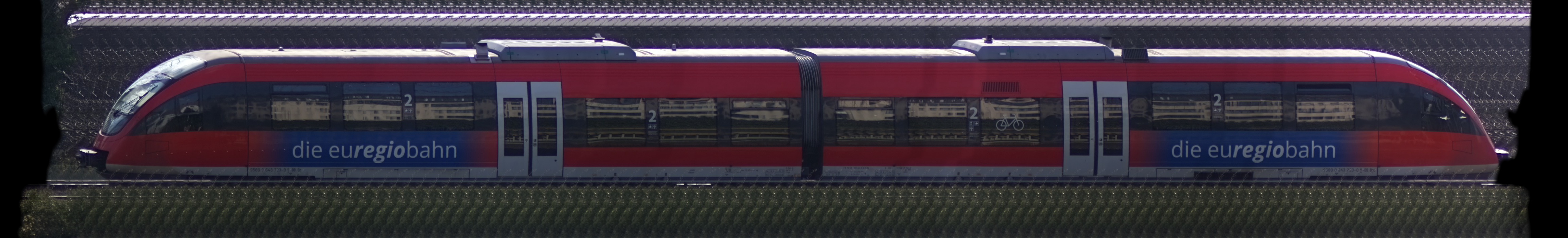 There should be a train photo here :'(