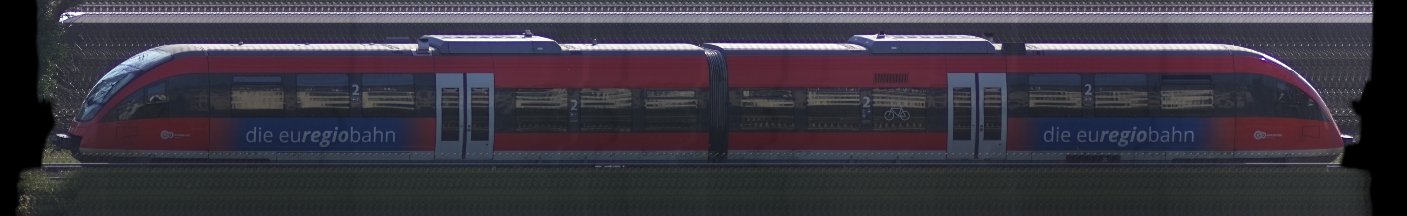 There should be a train photo here :'(