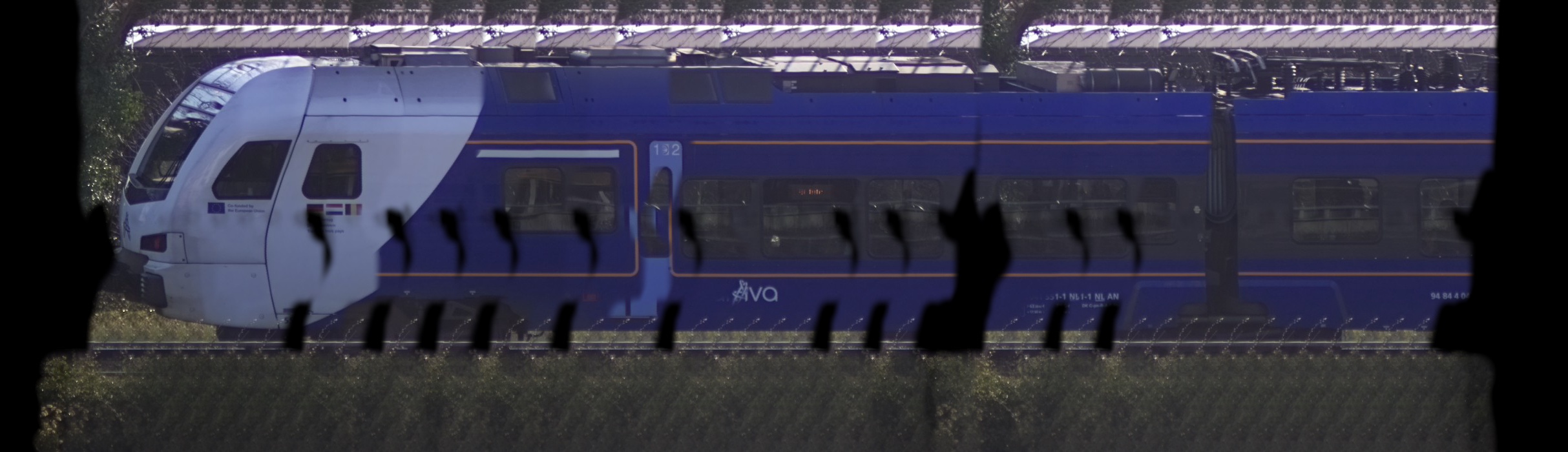 There should be a train photo here :'(