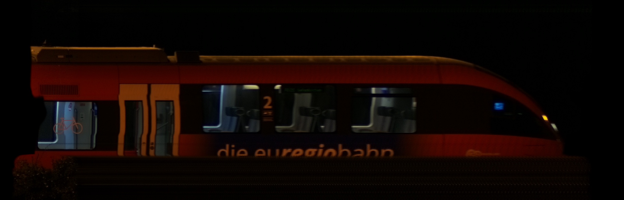 There should be a train photo here :'(