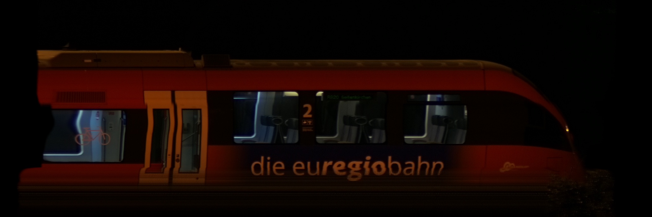 There should be a train photo here :'(