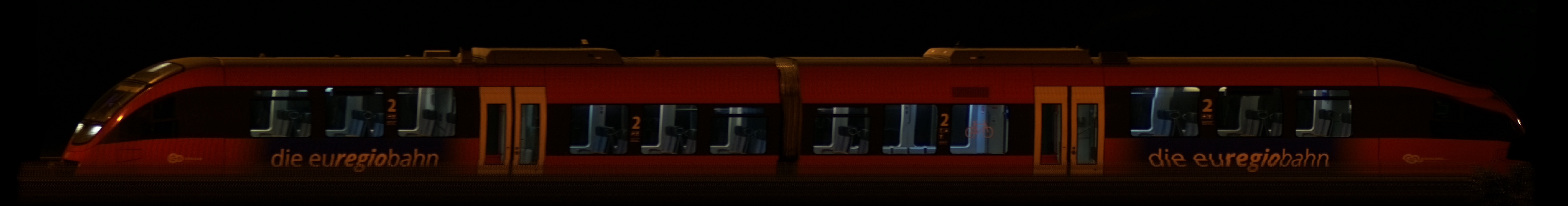 There should be a train photo here :'(