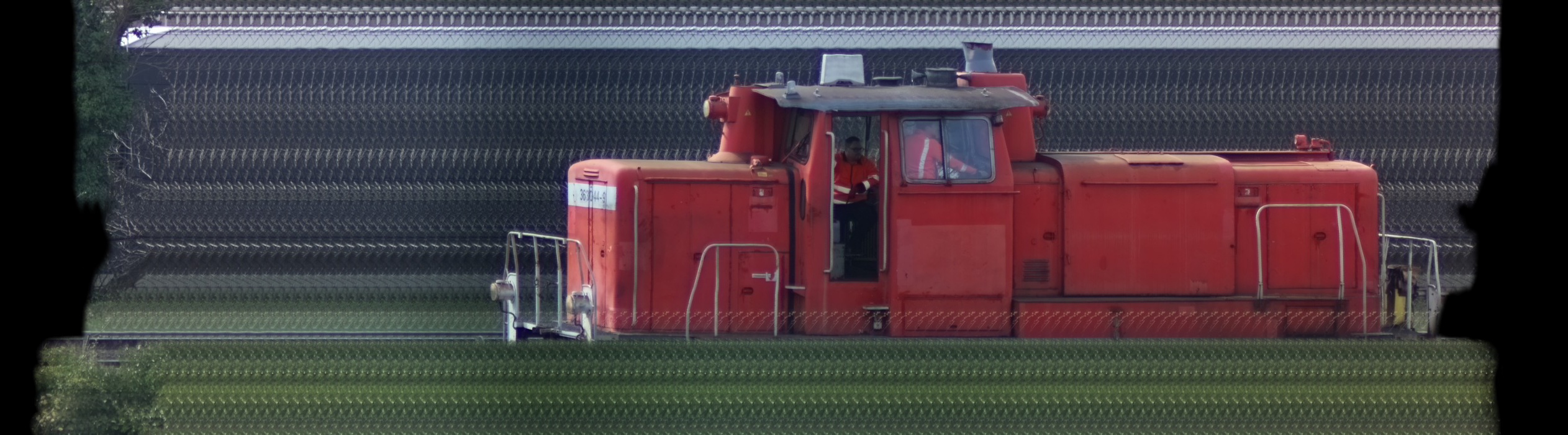 There should be a train photo here :'(