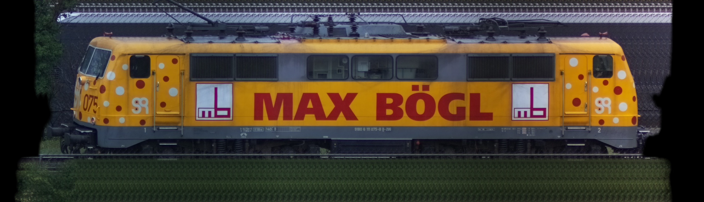 There should be a train photo here :'(