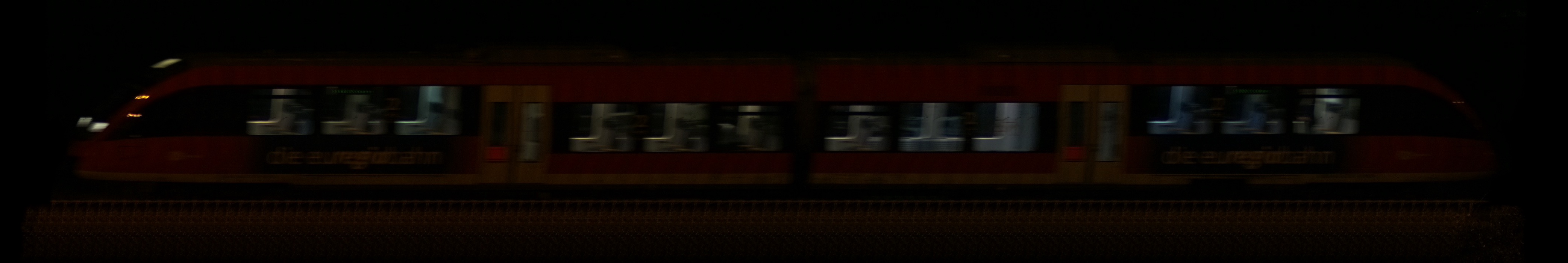 There should be a train photo here :'(