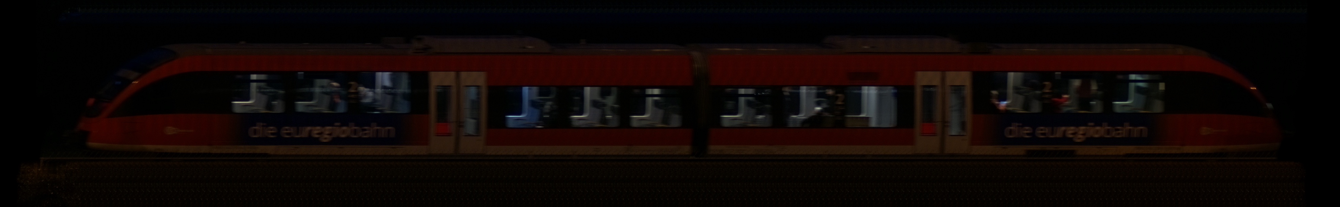 There should be a train photo here :'(