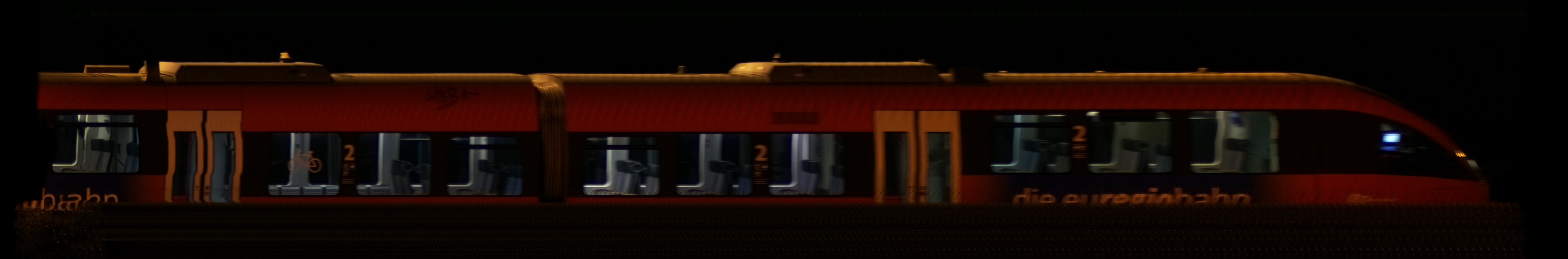 There should be a train photo here :'(