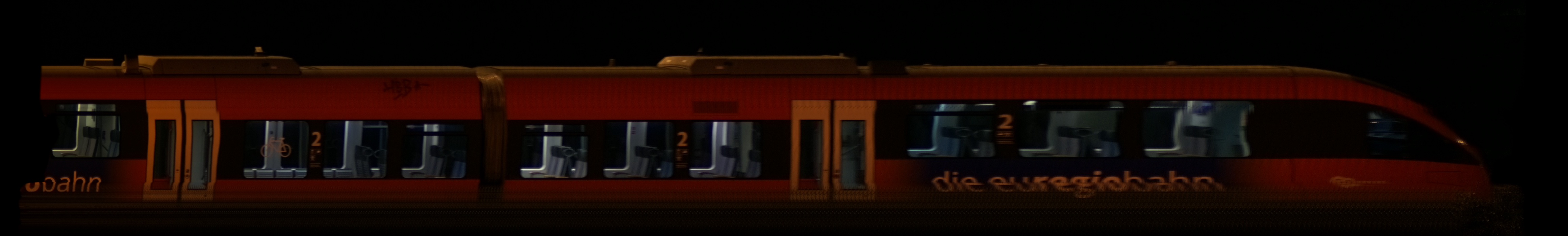 There should be a train photo here :'(