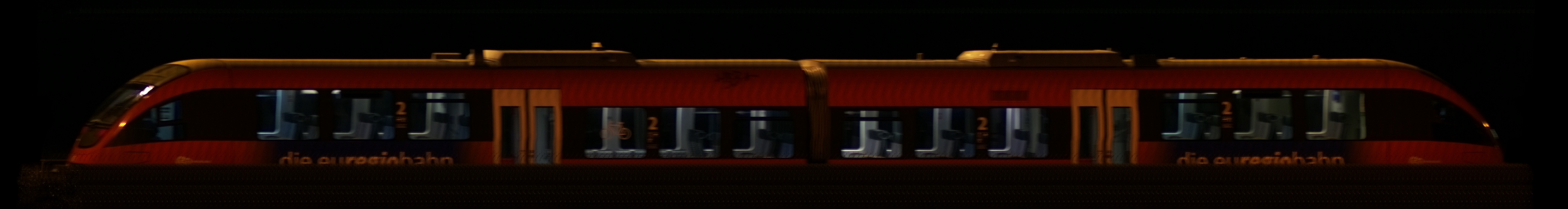 There should be a train photo here :'(