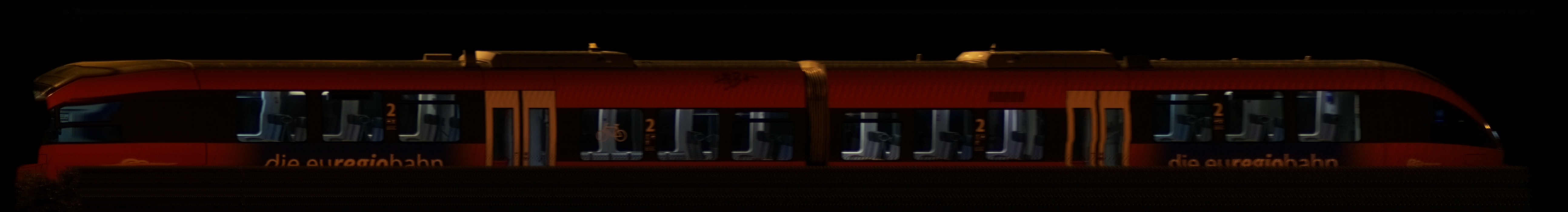 There should be a train photo here :'(