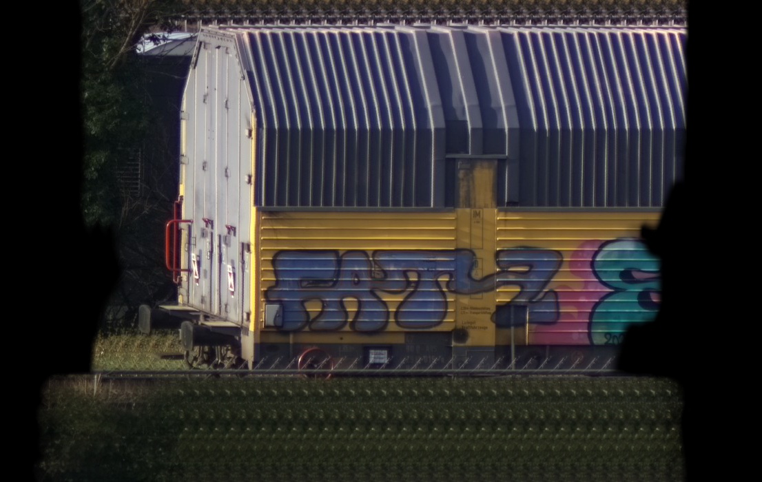 There should be a train photo here :'(