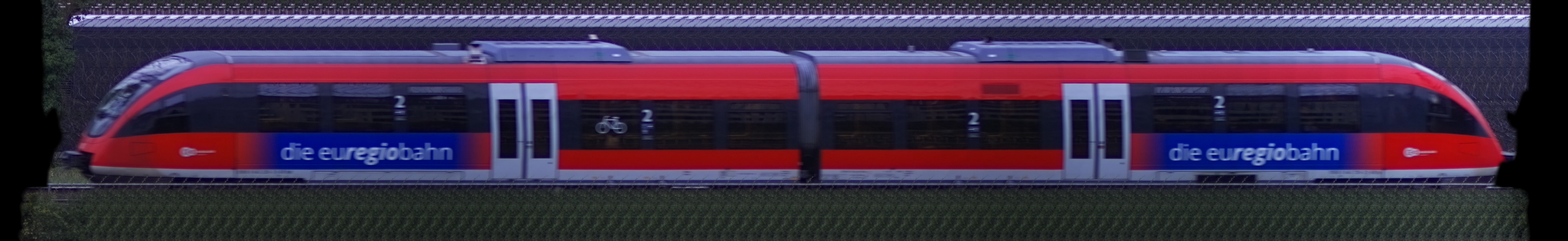 There should be a train photo here :'(