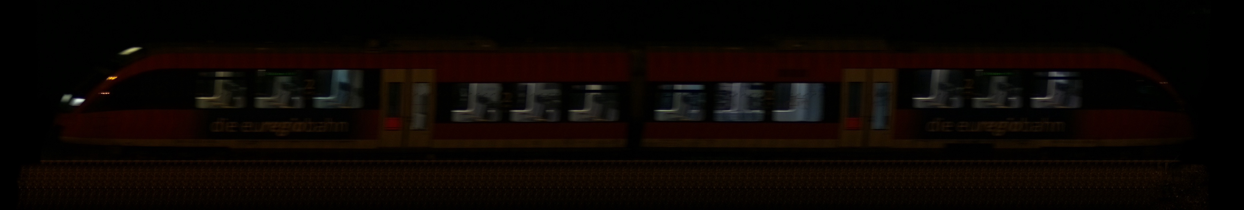 There should be a train photo here :'(