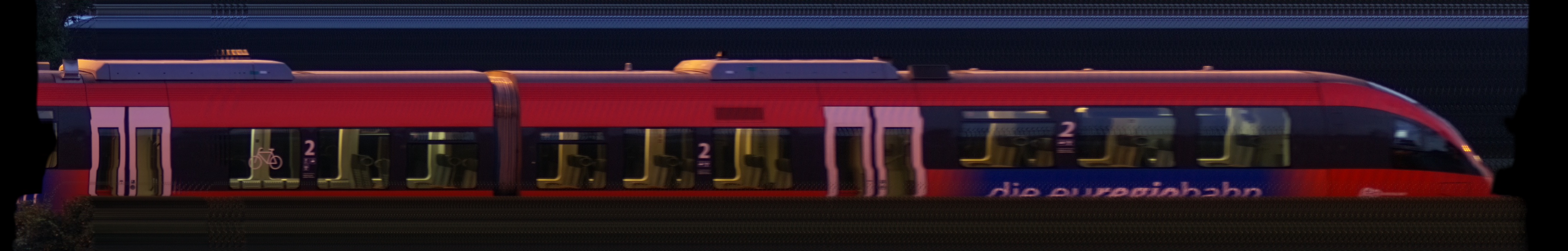 There should be a train photo here :'(