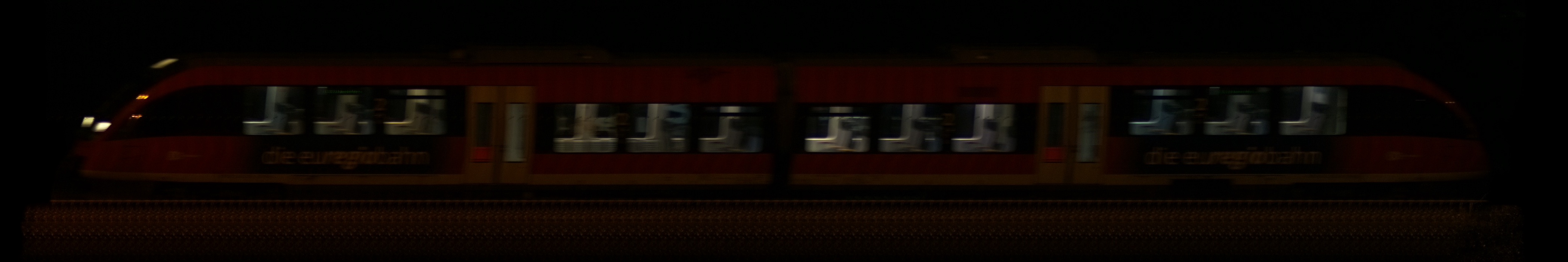 There should be a train photo here :'(