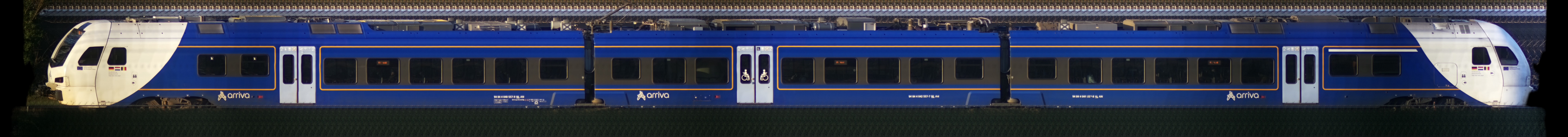 There should be a train photo here :'(