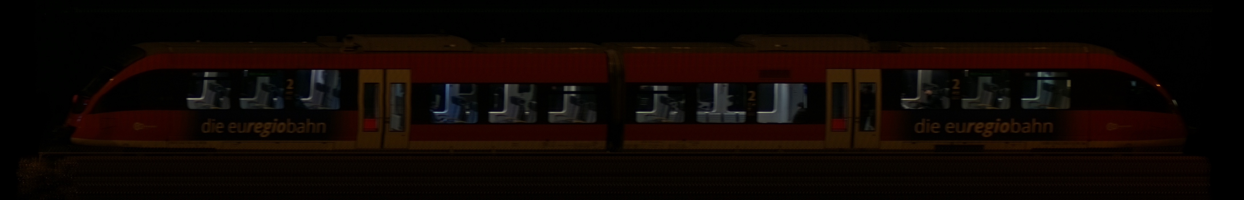 There should be a train photo here :'(