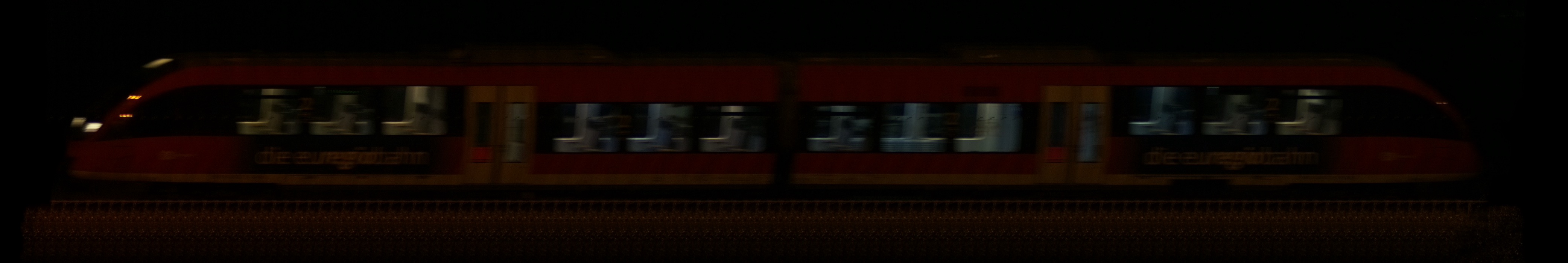 There should be a train photo here :'(