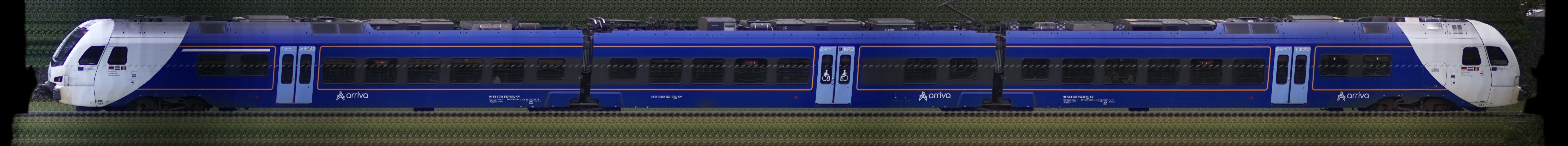 There should be a train photo here :'(