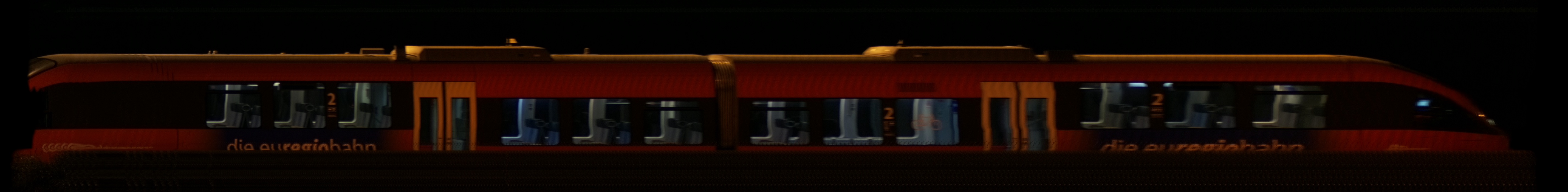 There should be a train photo here :'(