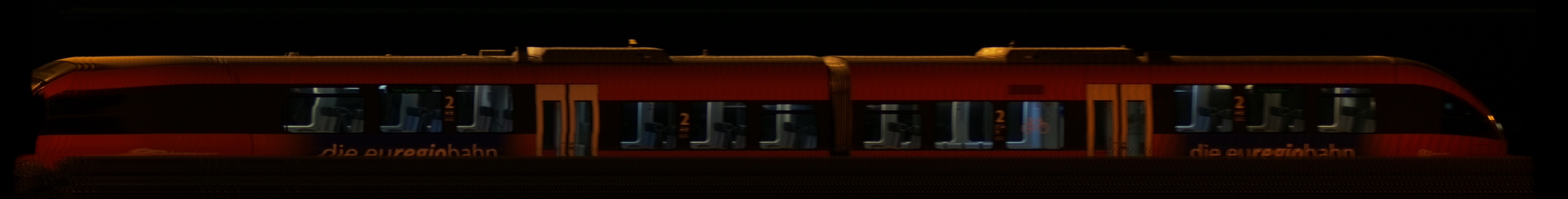 There should be a train photo here :'(